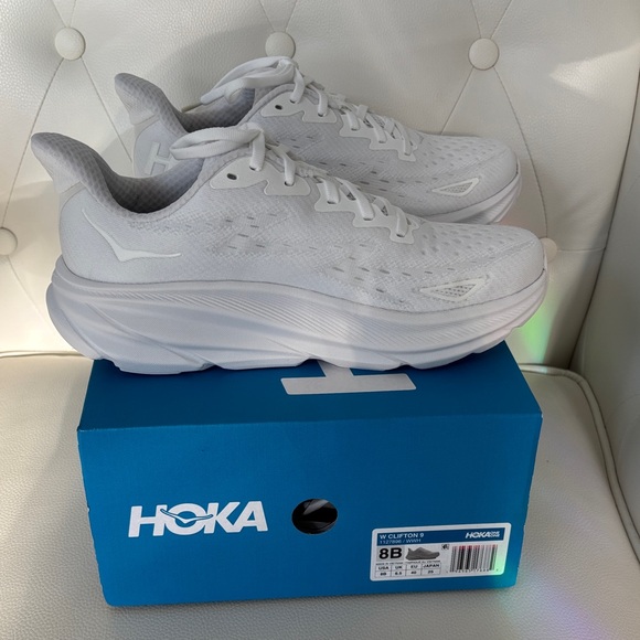 HOKA W CLIFTON 9 White Sneakers Minimalist Design Chunky Sole Brand New in Box - Picture 13 of 16